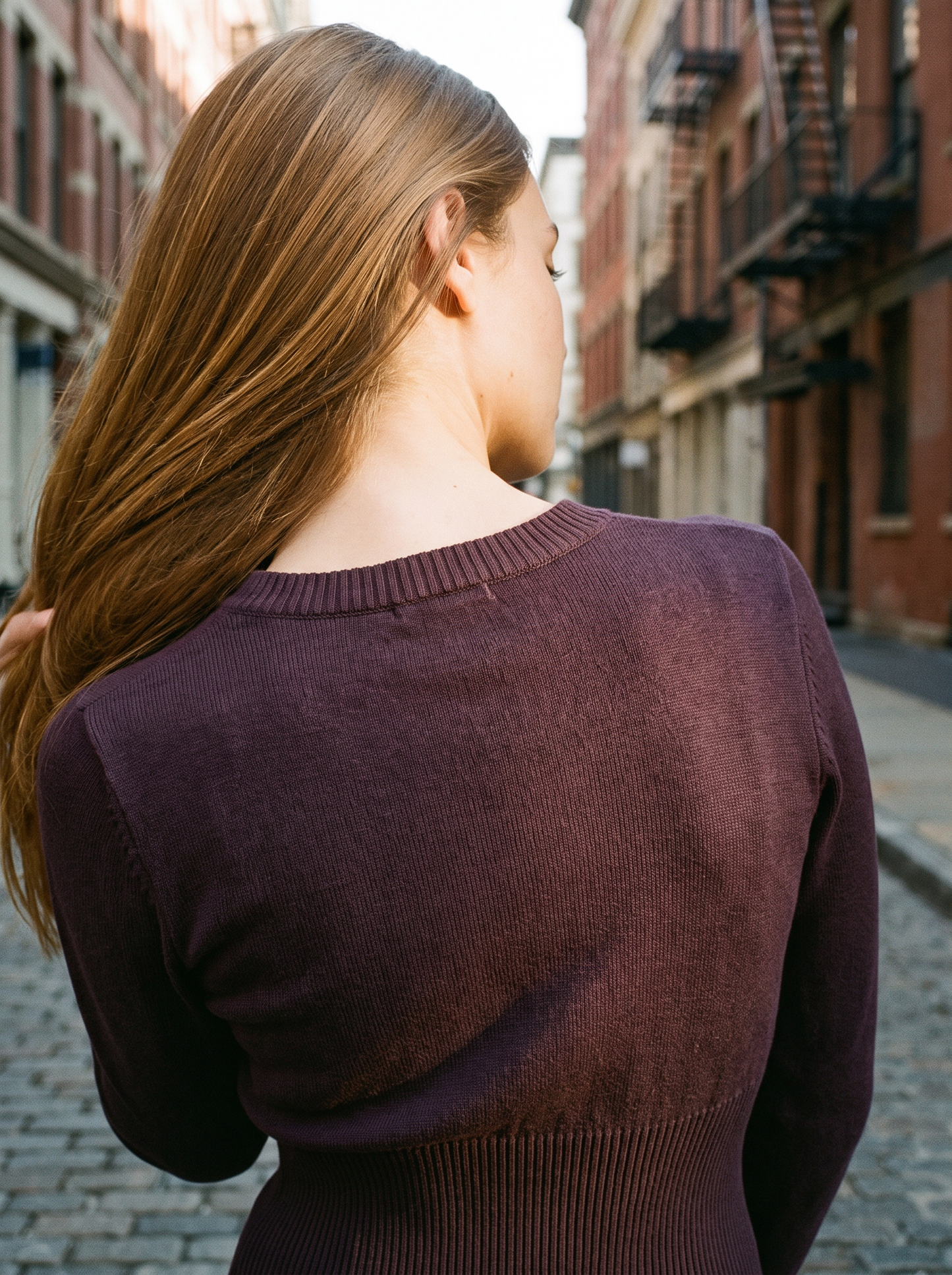 Camilla Cardigan Aubergine – back detail
