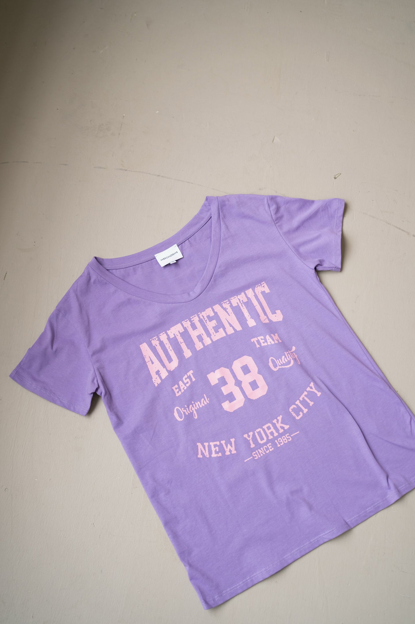 T-shirt Lilac 38 East Authentic Cotton Tee W/Pink Letters