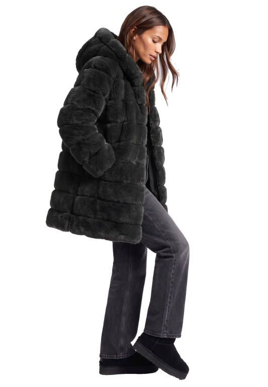 Blake Long Black Model 04