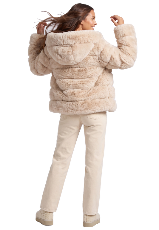Blake Short Beige Model 02
