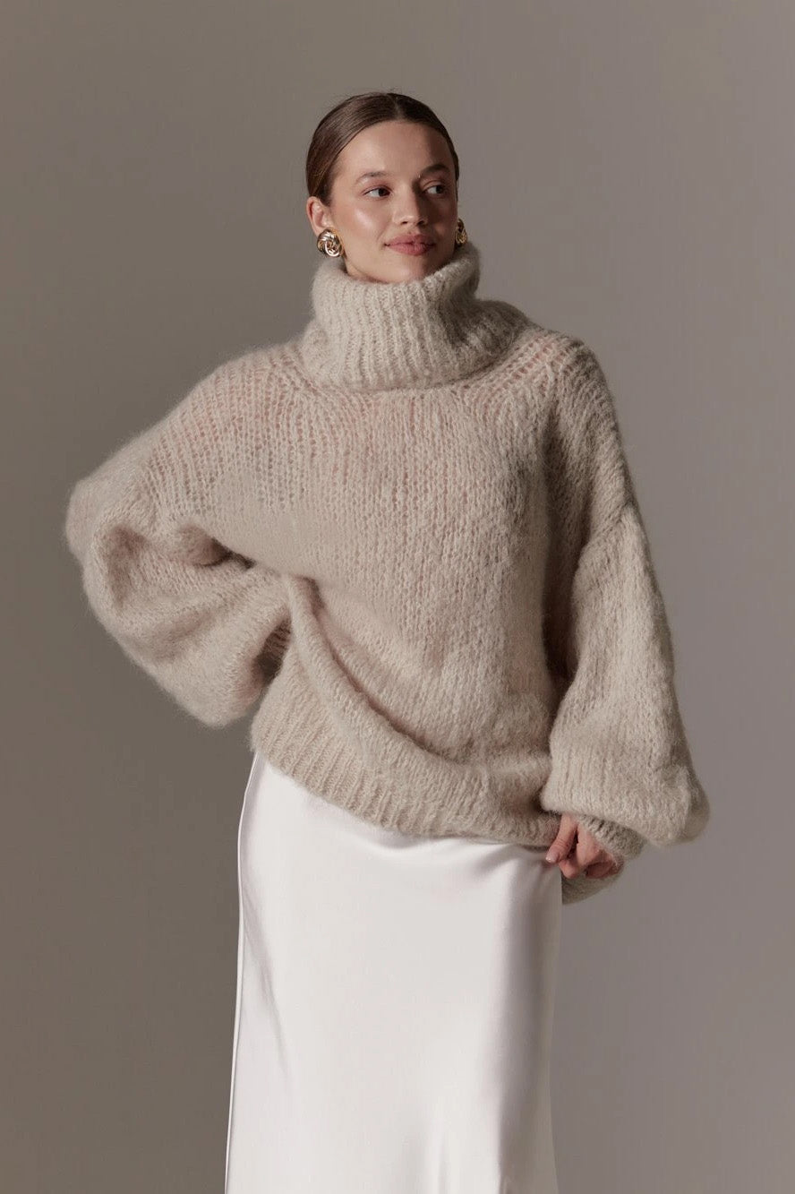 Pepper Roll Neck Alpaca Pullover Beige