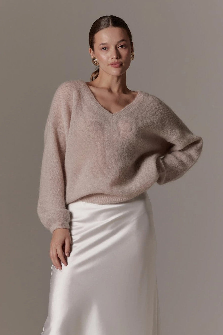 Silja V Neck Knit Beige