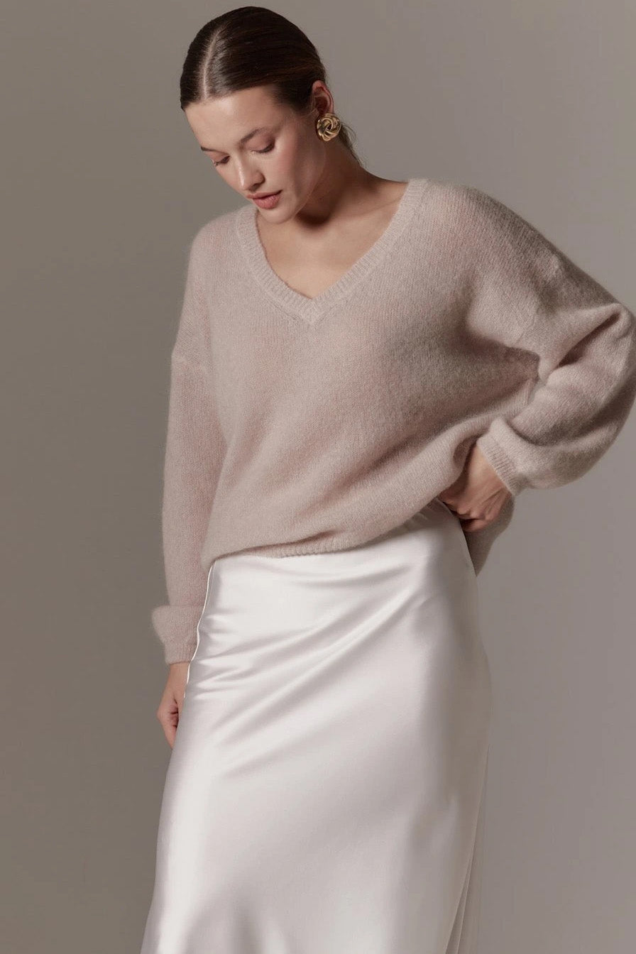 Silja V Neck Knit Beige