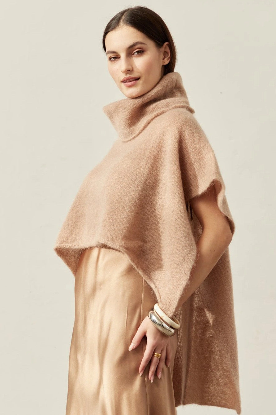 Bella Poncho Medium Brown