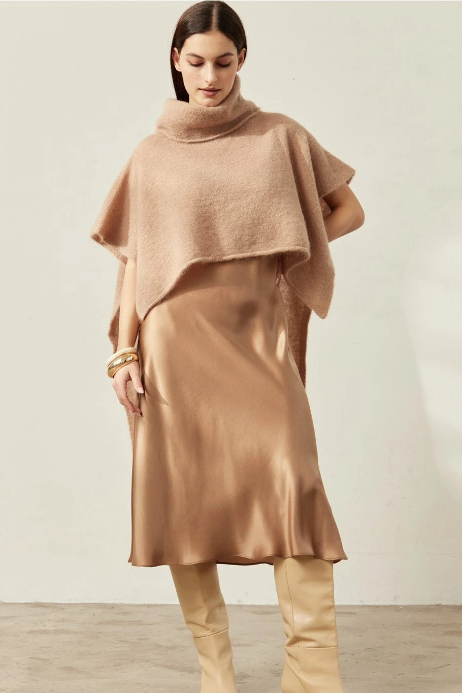 Bella Poncho Medium Brown