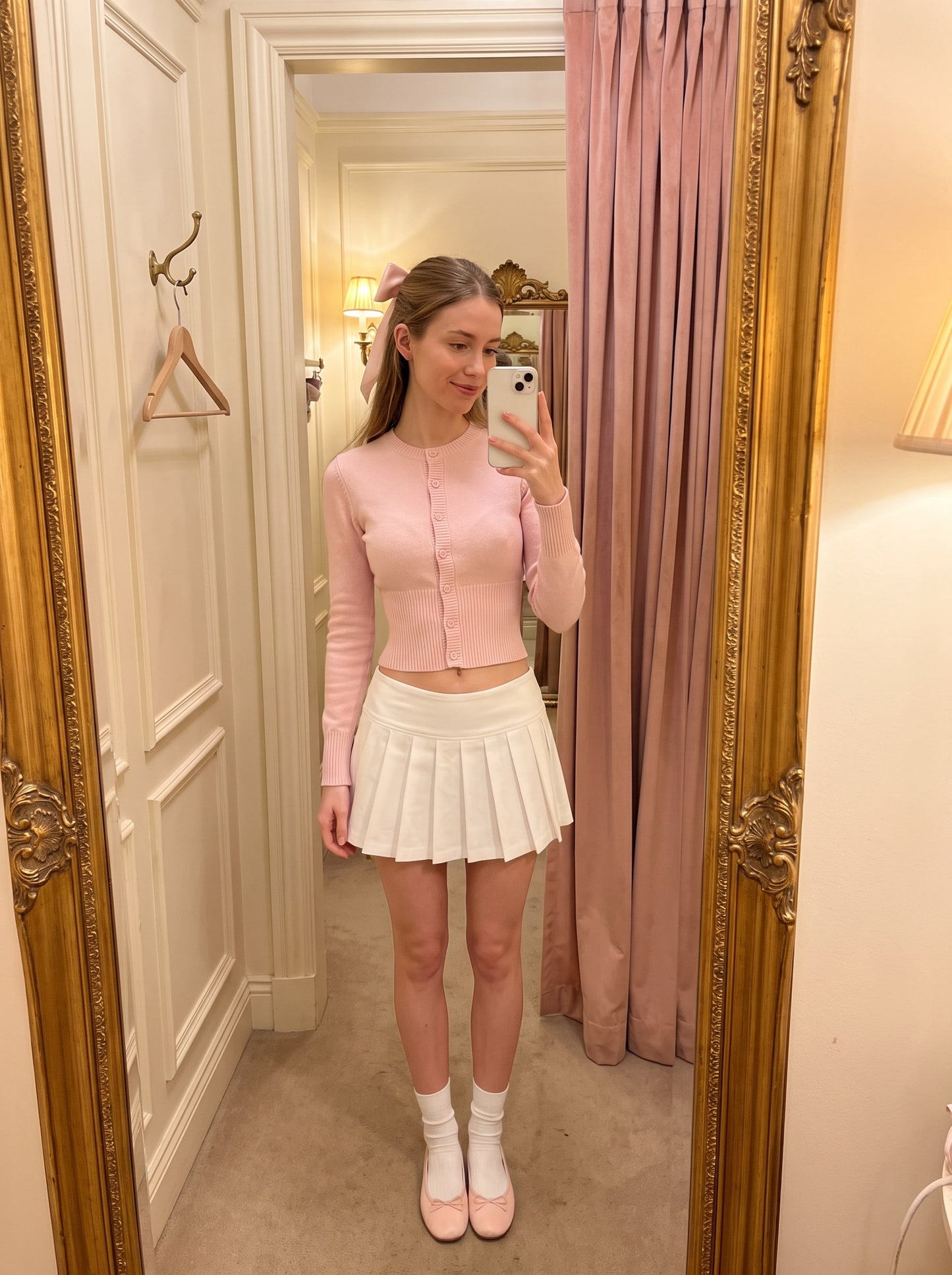 Camilla Cardigan Pink - fitting room selfie