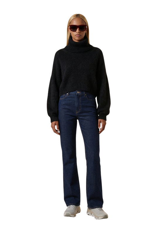 Andrea Rollneck Cropped Alpaca Pullover Black