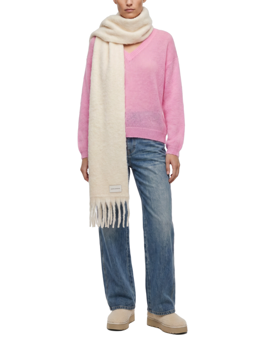 Maui Oversized Fringe Scarf White Model