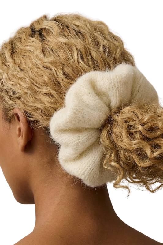 Tullah Knit Scrunchie White