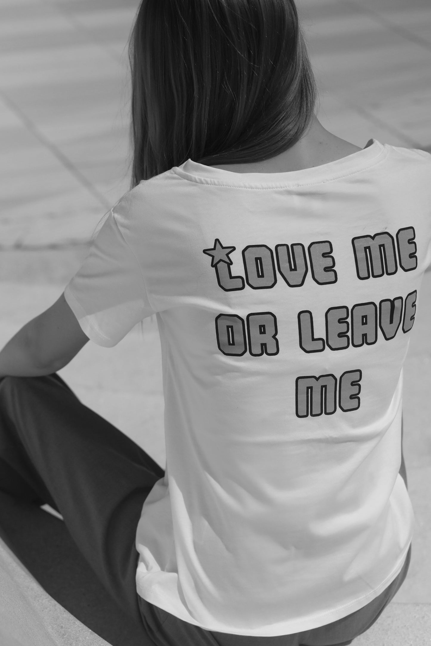 T-shirt White Love Me or Leave Me Back Grey Letters