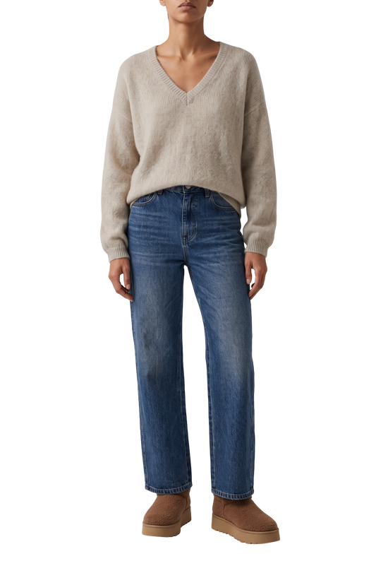 Silja V Neck Knit Beige - model