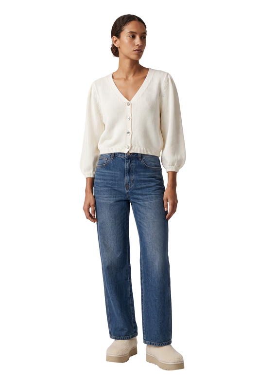 Manda Cotton Cardigan White - model