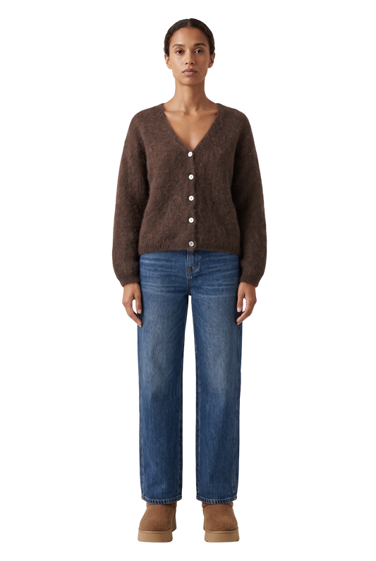 Cornelia LS Cardigan Cocoa - model