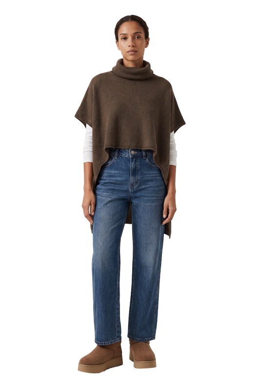 Bella Poncho Dark Brown - model
