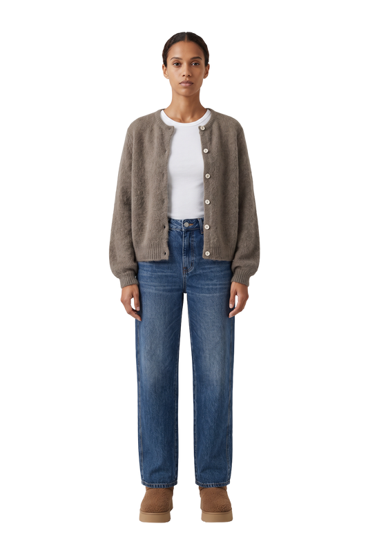 Susan Alpaca Cardigan Light Taupe - model