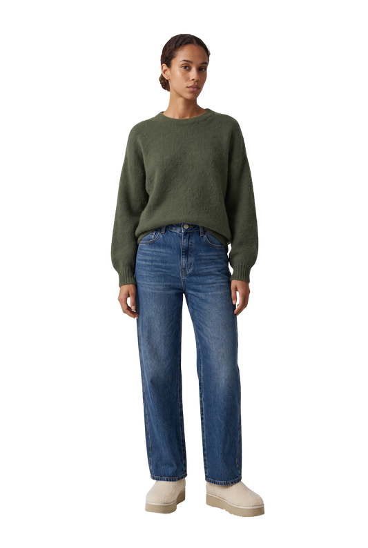 Liana Round Neck Pullover Seaweed Green - model