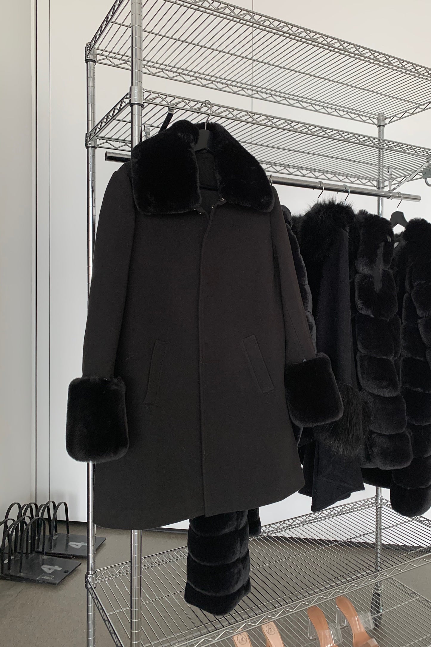 Sarah Faux Fur Jacket Long Black - Sample